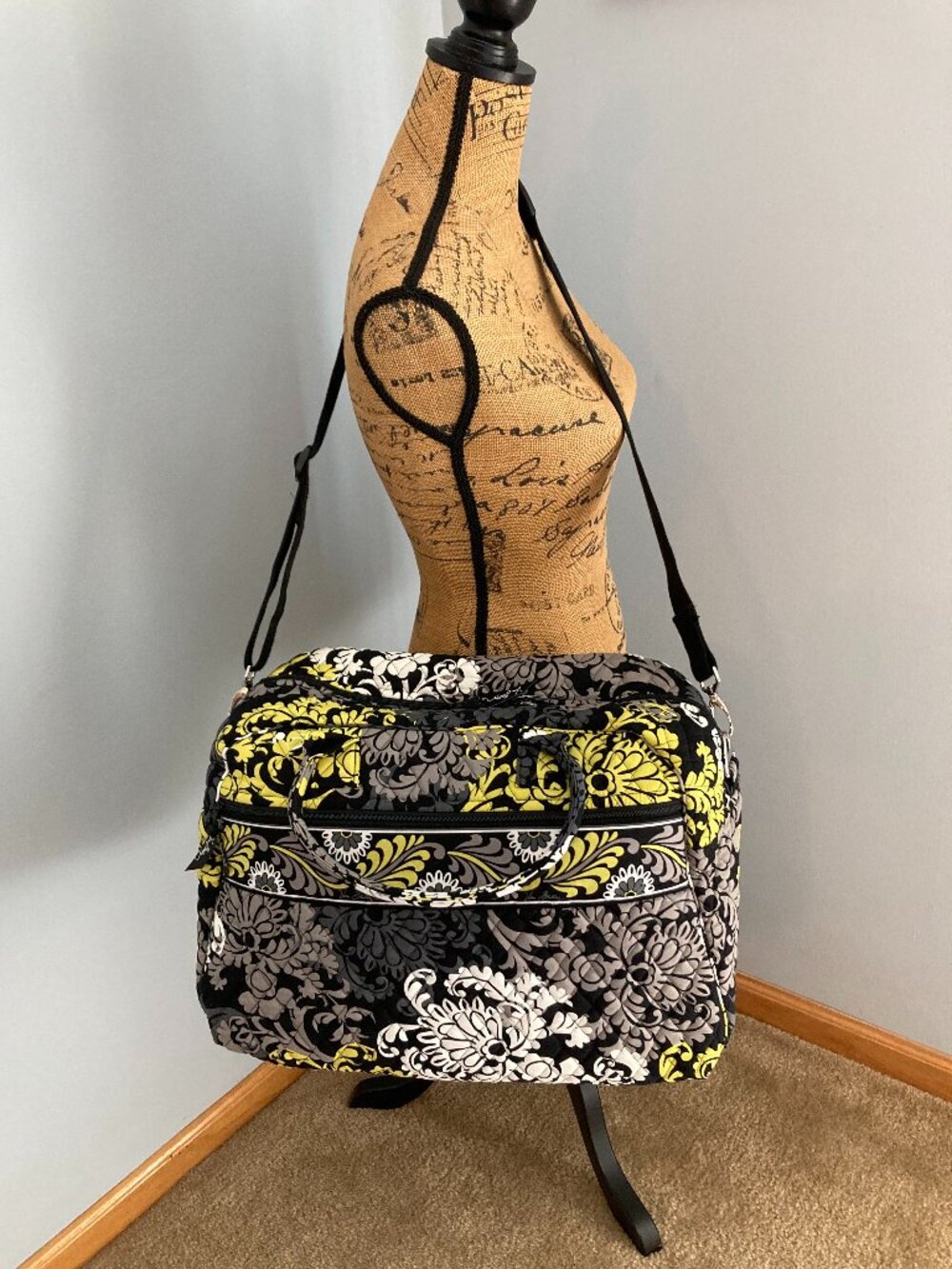 NWOT Vera Bradley Weekender Travel Bag in Baroque with Shoulder Strap